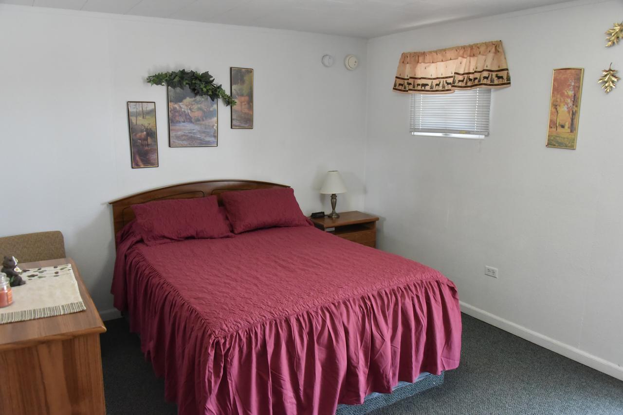 Royals Inn Motel Malta ภายนอก รูปภาพ